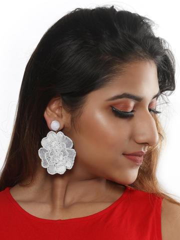 Floret drop earrings (White)